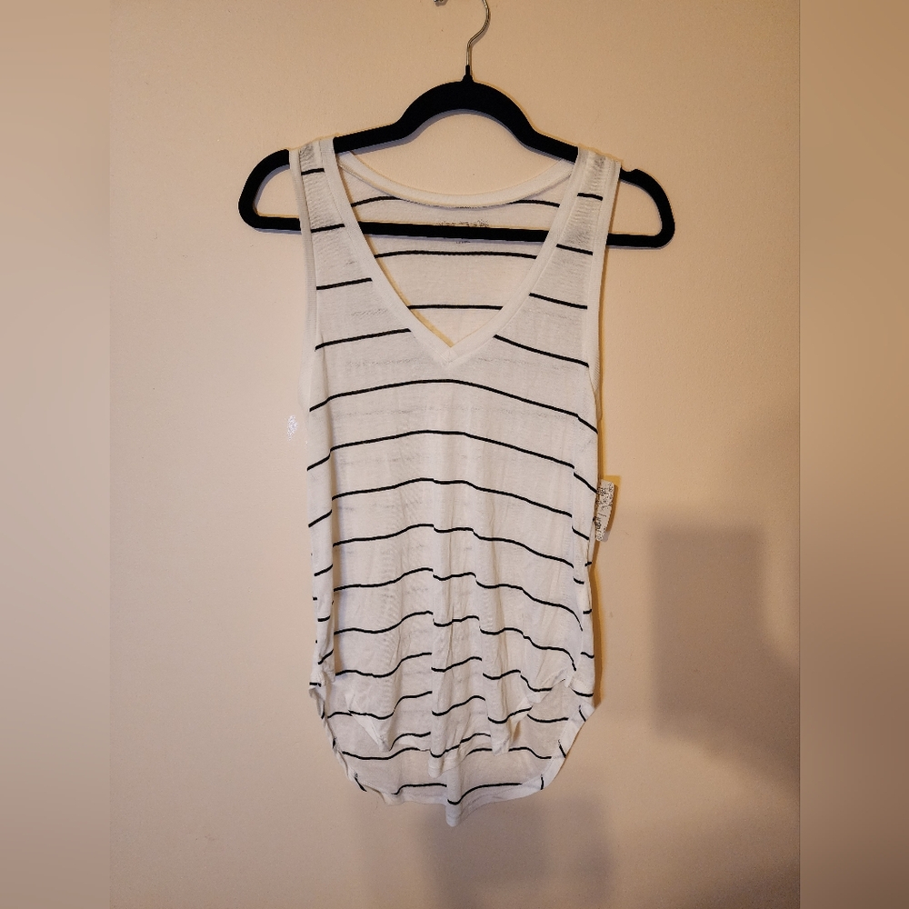 MUDD V Neck Striped Tunic Size Medium